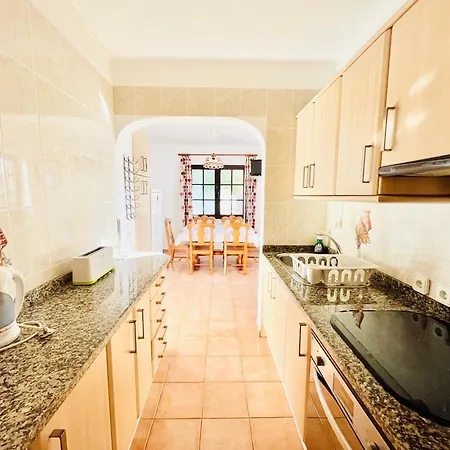 Trinity House En Playa Bastian בית נופש *