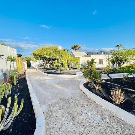 Trinity House En Playa Bastian בית נופש *