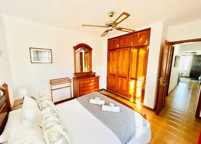 Trinity House En Playa Bastian